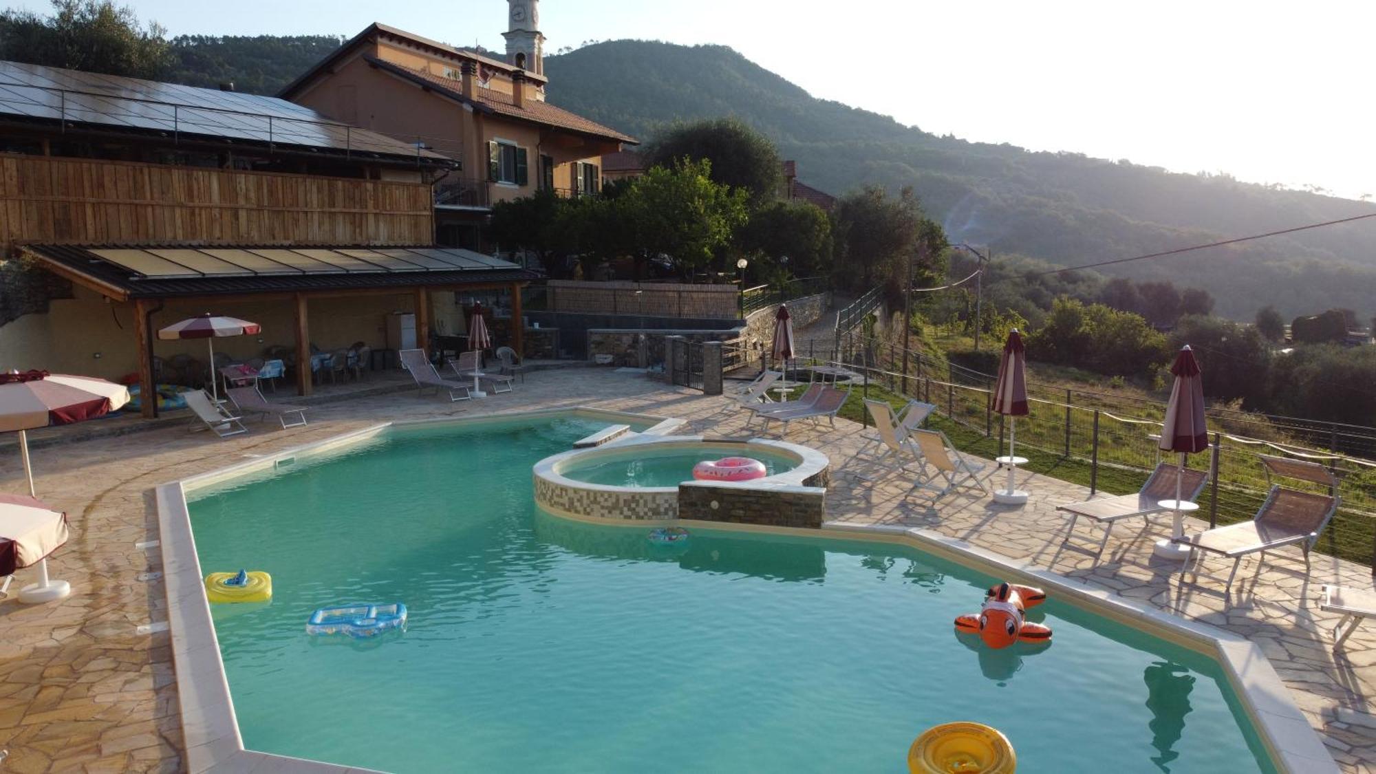 Agriturismo Gli Ulivi Villa Garlenda Bagian luar foto