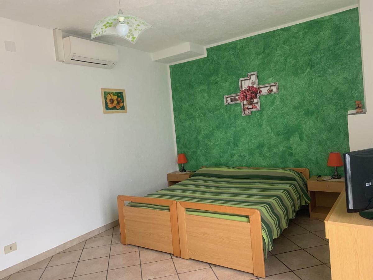 Agriturismo Gli Ulivi Garlenda Bagian luar foto